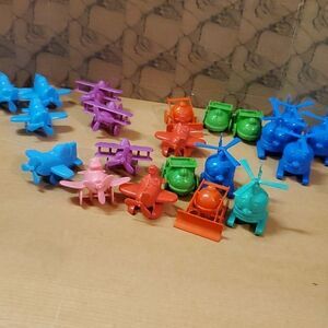 LOOSE SET of 21 McDonald's 1986 AIRPORT Airplane PLANE snap together, happy meal